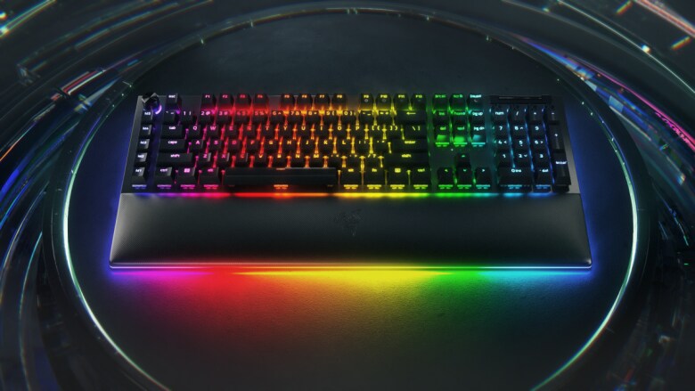 Razer BlackWidow V4 Pro Gaming Tastatur (grüne Switches)_3