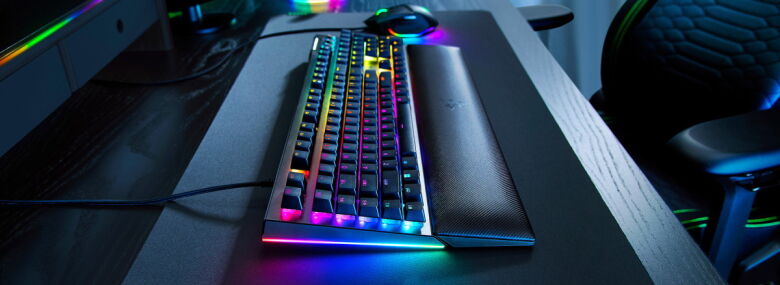 Razer BlackWidow V4 Gaming Tastatur (gelbe Switches)_2