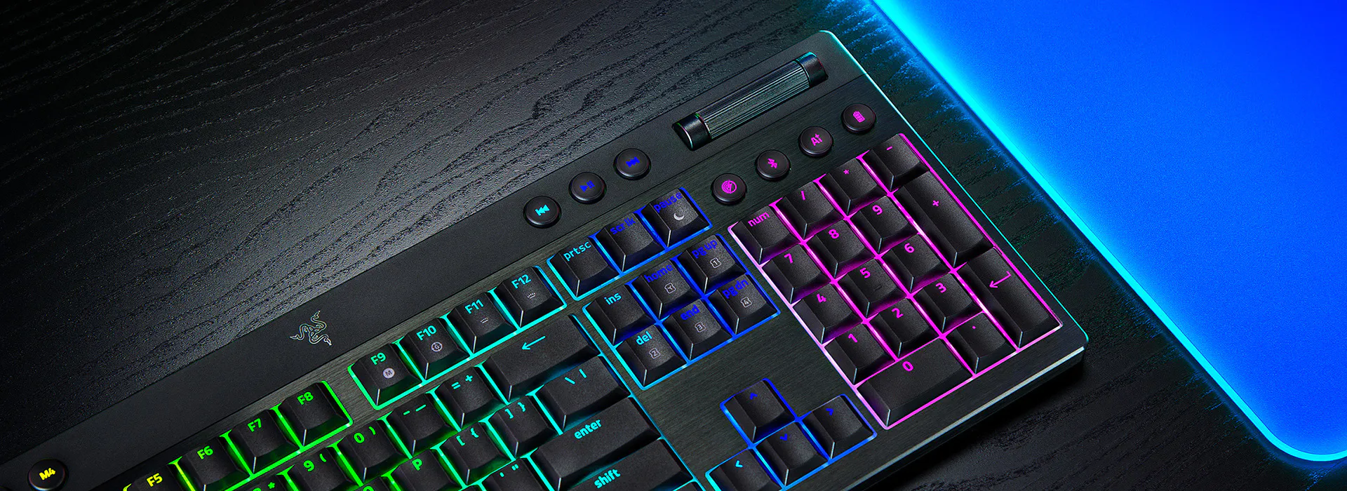 Razer Blackwidow V4 Low Profile Orange Switches_7