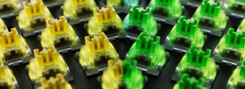 Razer BlackWidow V4 Gaming Tastatur (gelbe Switches)_4