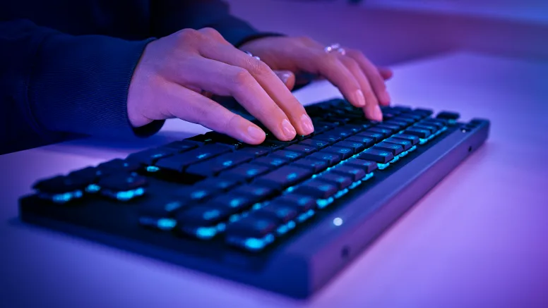 Logitech Gaming G515 LIGHTSPEED TKL Linear Gaming Tastatur_5